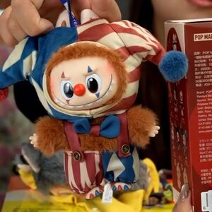 Pop Mart Labubu Why so serious. “ Juggling Clown”
Super cute!